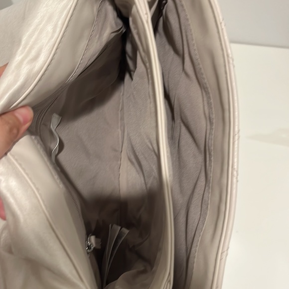 H&M cream quilted bag with silver chain - Picture 4 of 4